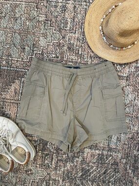 Hollister Pull-On Cargo Shorts Medium Olive Green